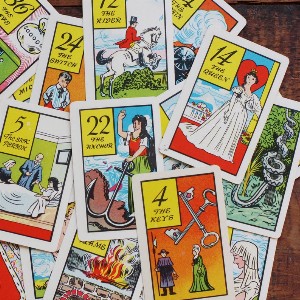 tarot-cards_1572932261.jpg